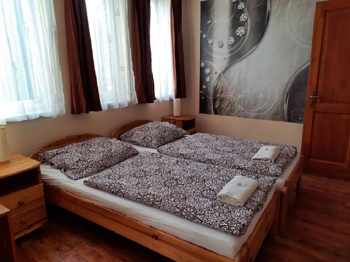 Ponty-Poronty Vendégház Nagybaracska Esterno foto