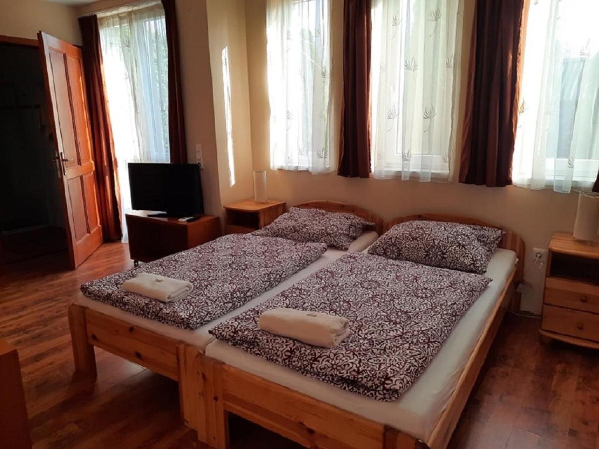 Ponty-Poronty Vendégház Nagybaracska Esterno foto