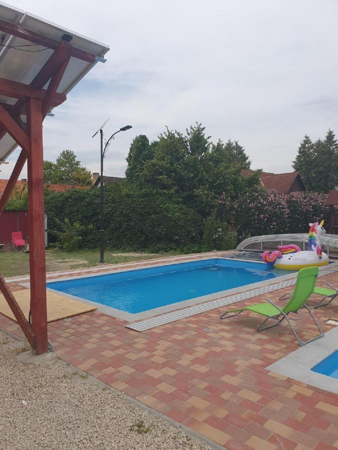 Ponty-Poronty Vendégház Nagybaracska Esterno foto