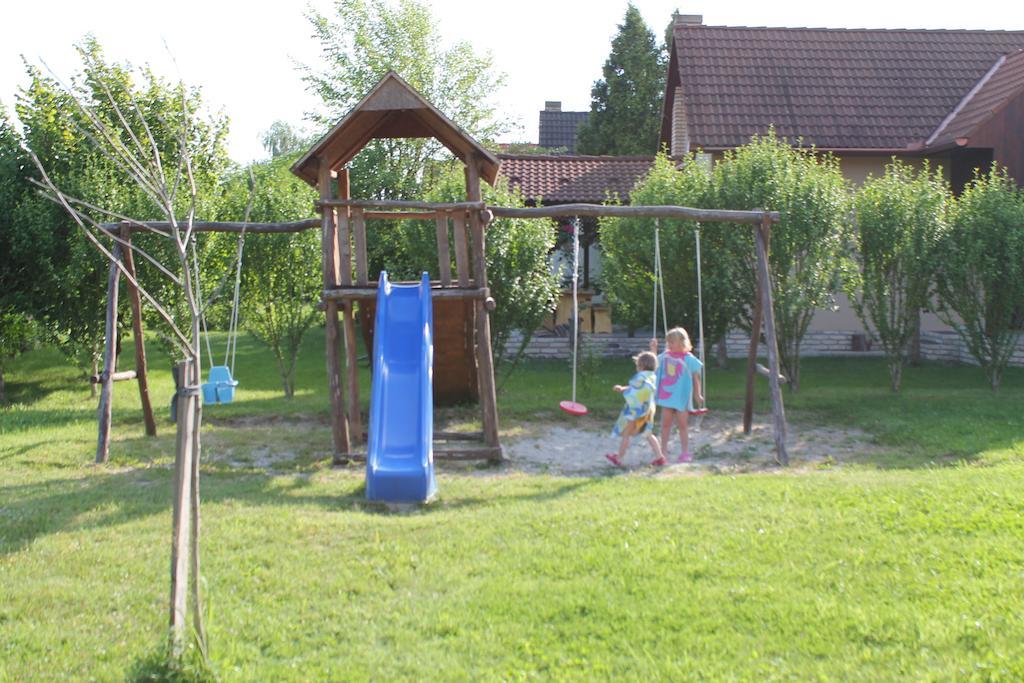 Ponty-Poronty Vendégház Nagybaracska Esterno foto